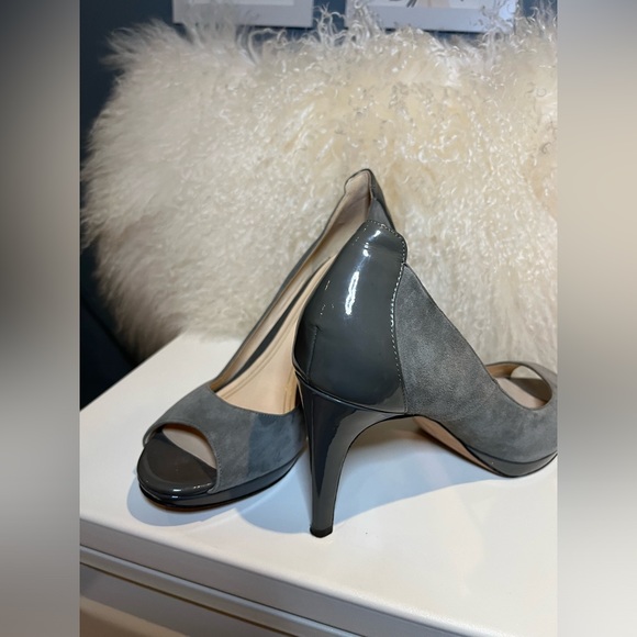 Cole Haan & Nike Grey Suede & Patent Leather Peep Toe Heels. - Picture 5 of 6